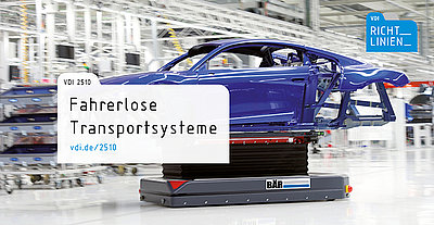 blaue Autokarosserie auf dem Arbeitsband